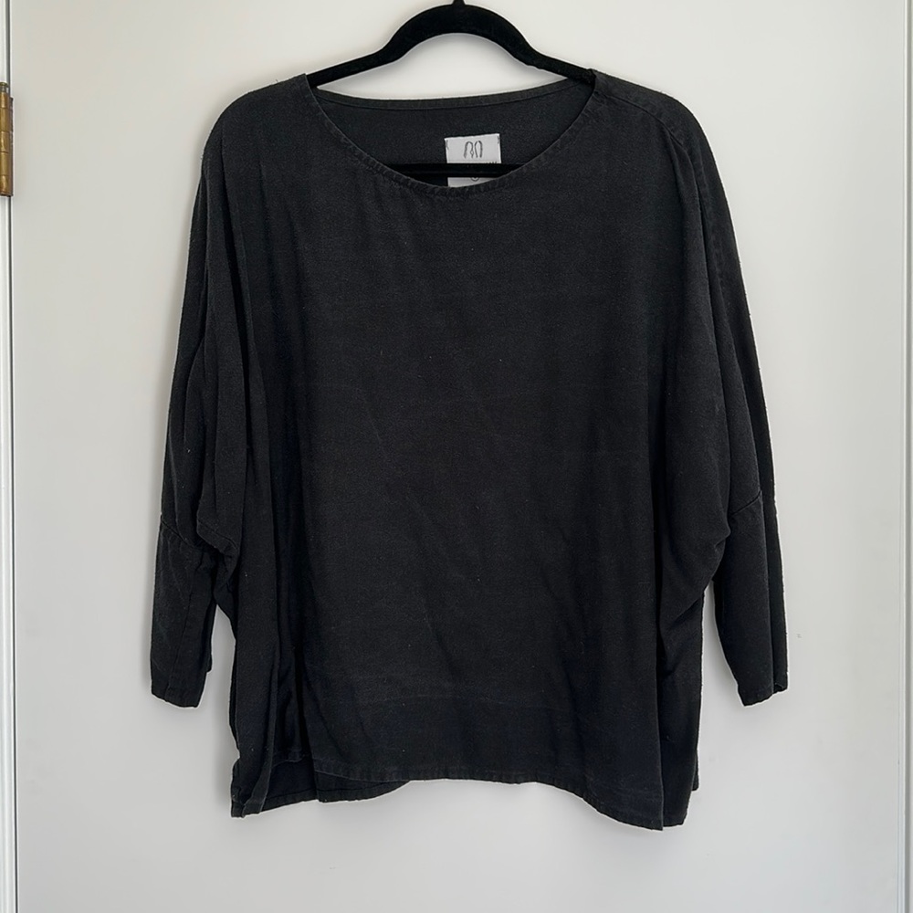Jamie and the Jones Black silk T Top Large